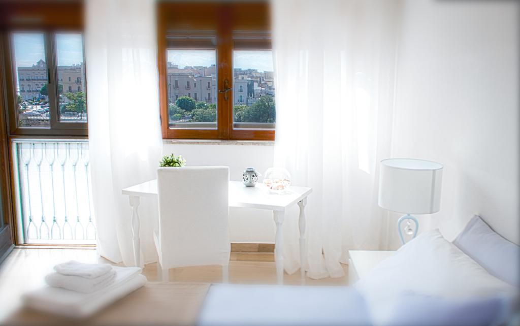 טאראנטו Castello Aragonese Suites חדר תמונה